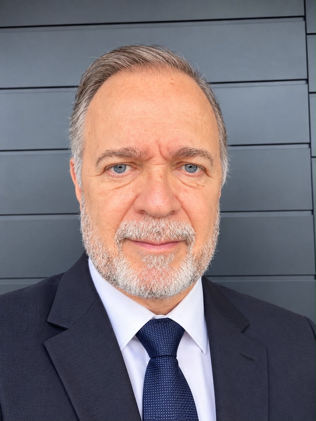 Dr. Marcos Tadeu